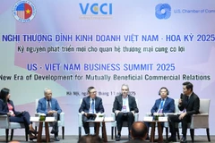 Ông Bryan Ty (bìa phải) tham gia tọa đàm tại Hội nghị Thượng đỉnh Kinh doanh Việt Nam-Hoa Kỳ ngày 12/11/2025.