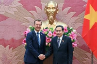 Chủ tịch Quốc hội Trần Thanh Mẫn tiếp Phó Chủ tịch Thứ nhất Hội đồng Liên bang Quốc hội Liên bang Nga, Chủ tịch Nhóm Hợp tác với Việt Nam của Hội đồng Liên bang A.V. Yatskin nhân chuyến thăm làm việc tại Việt Nam từ 29/11 đến 5/12. (Ảnh: DUY LINH)