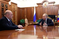 Tổng thống Putin gặp quyền Thủ tướng Nga Mikhail Mishustin trước khi ký sắc lệnh bổ nhiệm ông làm Thủ tướng. (Ảnh: KREMLIN.RU) 