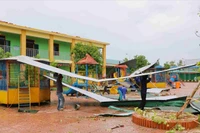 Các đơn vị trường học trên địa bàn xã Hưng Nguyên (tỉnh Nghệ An) khắc phục thiệt hại sau bão số 5.