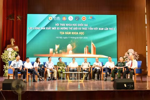 Các đại biểu tham gia Hội thảo Khoa học quốc gia "Lực lượng sản xuất mới - Xu hướng thế giới và thực tiễn Việt Nam".