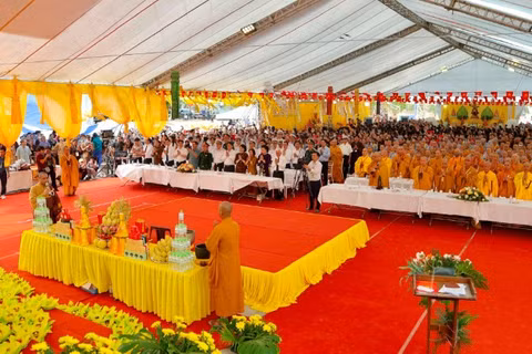 Quang cảnh Đại lễ cầu siêu tri ân các Anh hùng liệt sĩ tại Bến tàu không số K15.