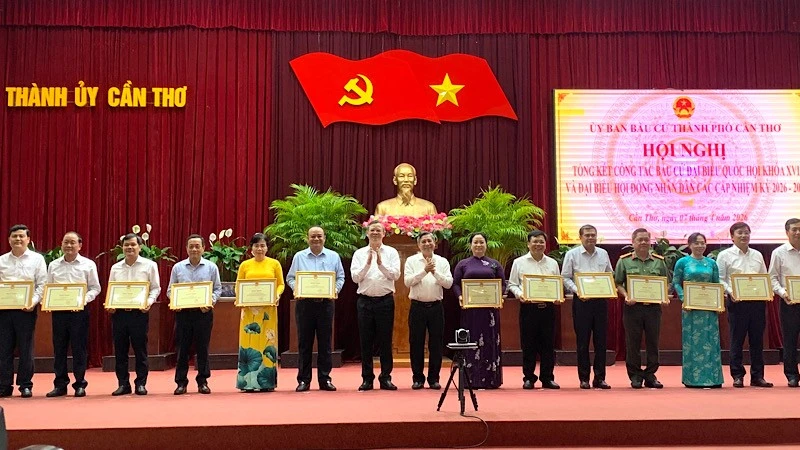 Cần Thơ tổng kết thành công công tác bầu cử với tỷ lệ cử tri đi bầu đạt trên 99%