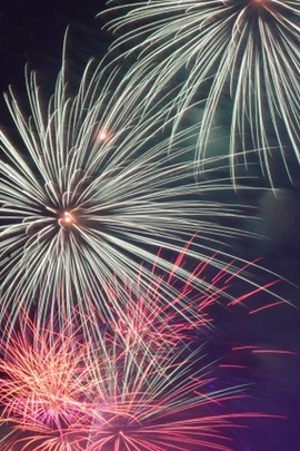 [Video] Màn pháo hoa chào mừng năm mới tại Khai mạc Lễ hội hoa đào xứ Lạng năm 2026