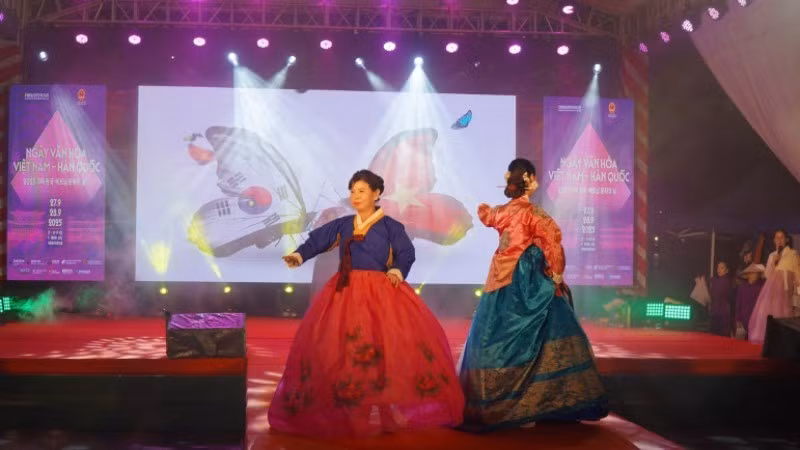 Sự kiện diễn ra 27-28/9/2025 tại các điểm trung tâm, thu hút quan chức, nghệ sĩ, doanh nghiệp và đông đảo công chúng