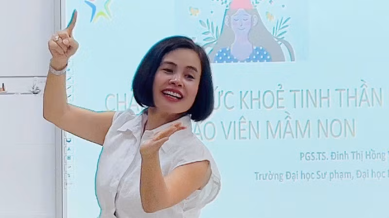 Phó Giáo sư, Tiến sĩ Đinh Thị Hồng Vân, Giảng viên khoa Tâm lý giáo dục, Trường đại học Sư phạm Huế.