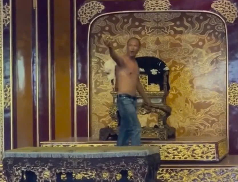 Đối tượng phá hoại ngai vua triều Nguyễn chính thức bị khởi tố, bắt giam.