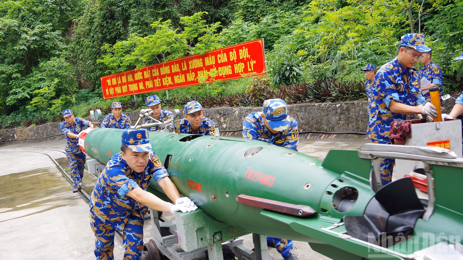 ndo_br_chuan-bi-ngu-loi-53va-ban-tap-de-thuc-hien-nhiem-vu-huan-luyen-tai-tram-a3-phong-hau-can-ky-thuat-thang-9-nam-2024-4414.jpg