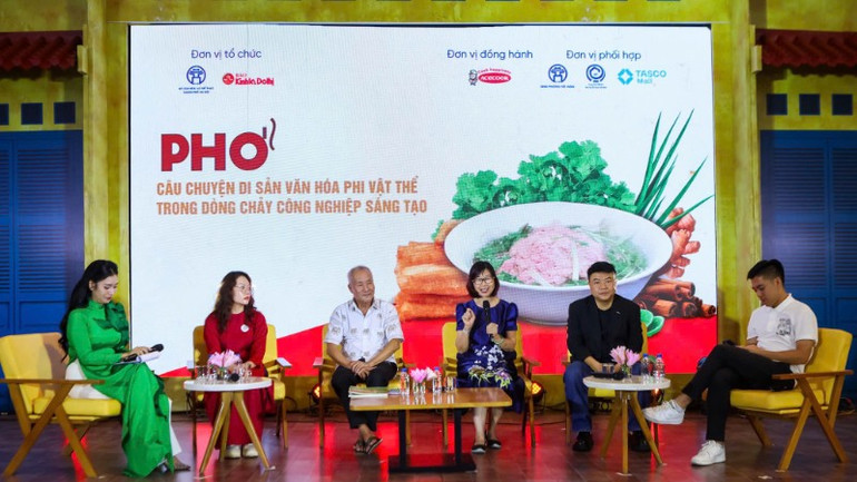 Experts analyze many different aspects to promote the value of pho. 11102-5172.jpg
