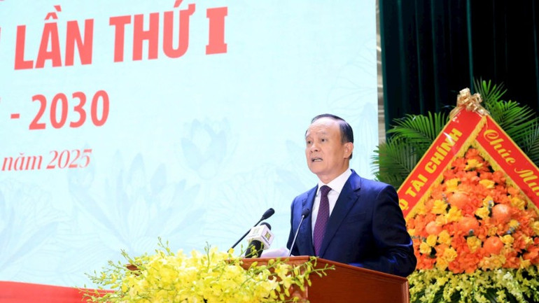 Phó Bí thư Thành ủy, Chủ tịch Hội đồng nhân dân thành phố Hà Nội Nguyễn Ngọc Tuấn phát biểu tại Đại hội. 3071-5902.jpg