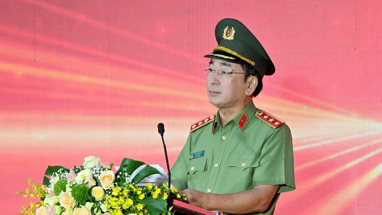 Thượng tướng Trần Quốc Tỏ phát lệnh bắt đầu hoạt động đi bộ trên toàn quốc. z6911876946798-984ac0b9c123f399bc3499a8d8a49105-902.jpg