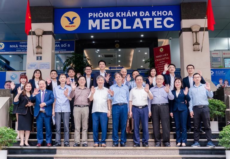 Chuyến thăm của Hội đồng Tư vấn chính sách của Thủ tướng Chính phủ đến MEDLATEC đã mở ra cơ hội thảo luận về các kiến nghị phát triển lĩnh vực Y tế tư nhân. chuyen-tham-cua-hoi-dong-tu-van-chinh-sach-cua-thu-tuong-chinh-phu-den-medlatec-da-mo-ra-co-hoi-thao-luan-ve-cac-kien-nghi-phat-trien-linh-vuc-y-te-tu-nhan.jpg