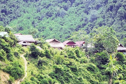 Một góc bản Búng, xã Môn Sơn nằm giữa đại ngàn Pù Mát.