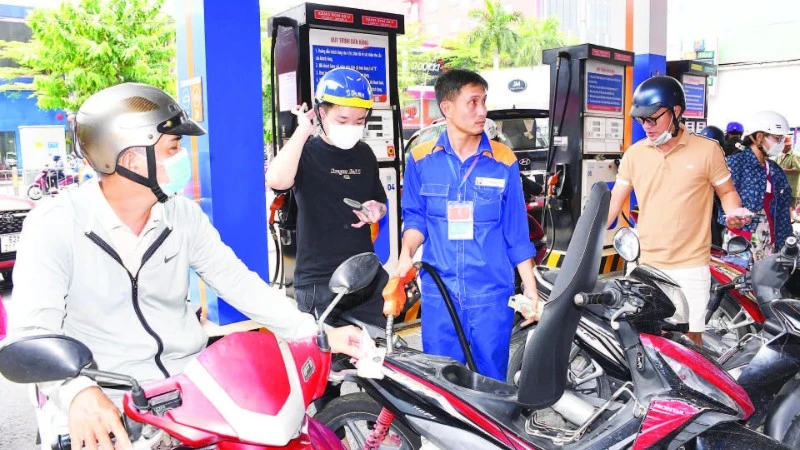 TP.HCM Chủ Động Ổn Định Thị Trường Xăng Dầu Giữa Biến Động Giá Cả