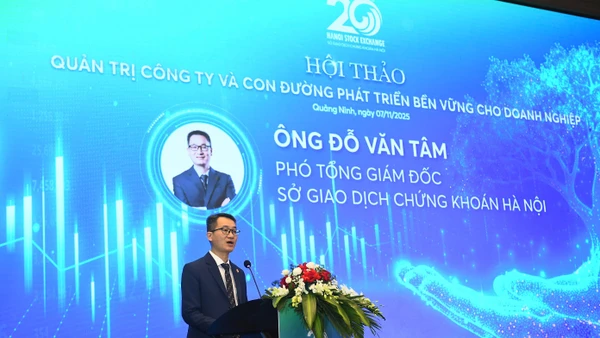 Ông Đỗ Văn Tâm – Phó Tổng giám đốc Sở Giao dịch Chứng khoán Hà Nội (HNX) phát biểu tại hội thảo.