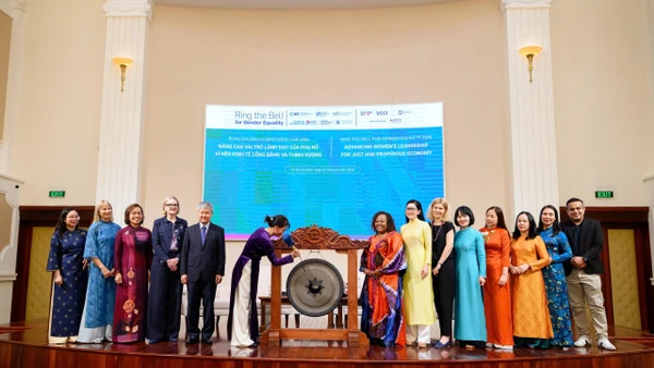 Sự kiện “Rung chuông vì Bình đẳng giới” nhấn mạnh rằng phụ nữ không chỉ là lực lượng lao động mà còn là động lực đổi mới, lãnh đạo và tăng trưởng dựa trên sự đa dạng và hòa nhập.