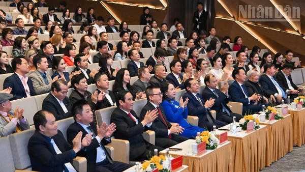 Các đại biểu tham dự Gala trao Giải thưởng Hành động vì Cộng đồng 2025. (Ảnh: Thủy Nguyên - Bảo Long)