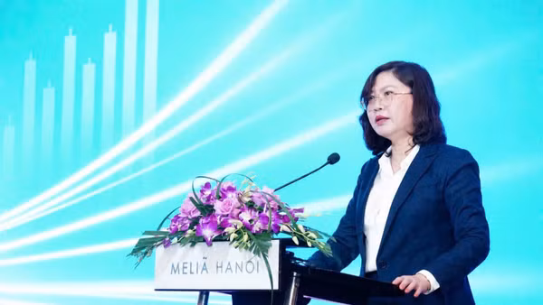 Chủ tịch Ủy ban Chứng khoán Nhà nước Vũ Thị Chân Phương phát biểu khai mạc Hội thảo.