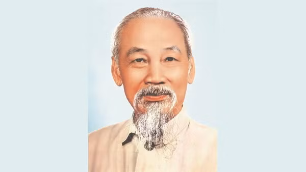 Chủ tịch Hồ Chí Minh vĩ đại sống mãi trong sự nghiệp của chúng ta!