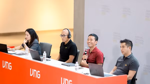 Ông Lê Hồng Minh, nhà sáng lập và Chủ tịch Hội đồng Quản trị VNG phát biểu tại cuộc họp.