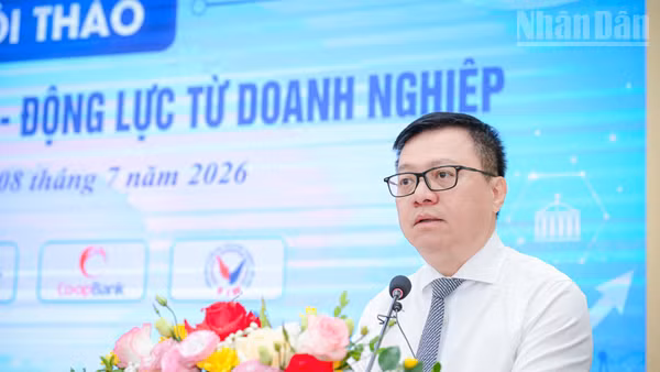 Đồng chí Lê Quốc Minh, Ủy viên Trung ương Đảng, Tổng Biên tập Báo Nhân Dân, Phó Trưởng Ban Tuyên giáo và Dân vận Trung ương, Chủ tịch Hội Nhà báo Việt Nam phát biểu khai mạc.