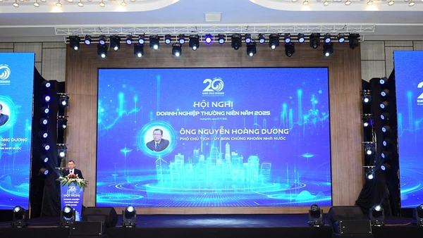 Ông Nguyễn Hoàng Dương – Phó Chủ tịch Ủy ban Chứng khoán Nhà nước phát biểu tại sự kiện.