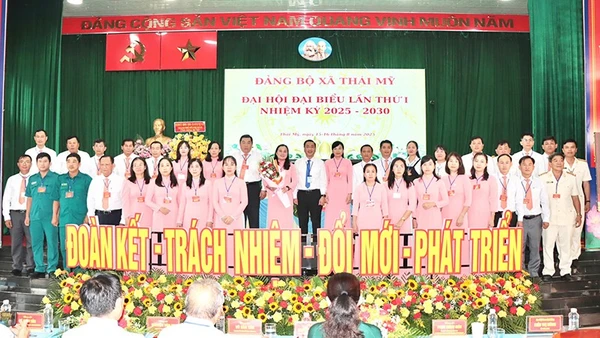 Ban Chấp hành Đảng bộ xã Thái Mỹ nhiệm kỳ 2025-2030 ra mắt. (Ảnh: Cộng tác viên)