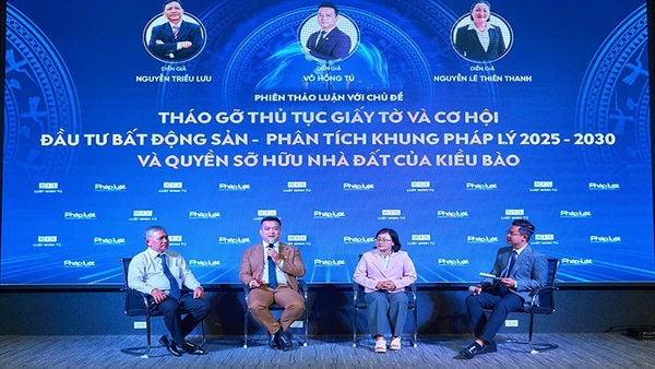 Một phiên thảo luận tại tọa đàm.