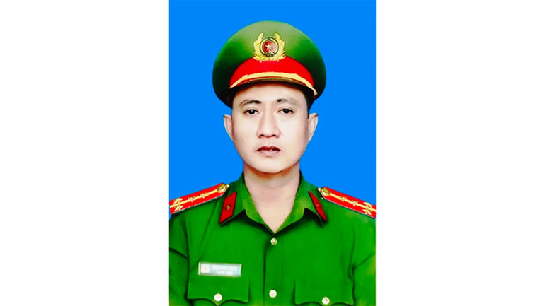 Đồng chí Trần Duy Hùng, Phó trưởng Công an phường Thủy Vân, TP Huế hy sinh anh dũng khi làm nhiệm vụ.