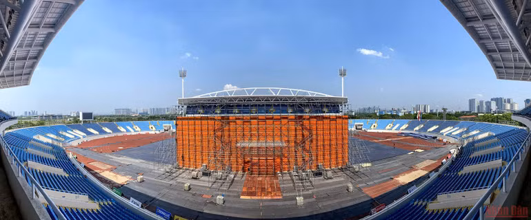 Sân Mỹ Đình chuẩn bị cho Lễ khai mạc SEA Games 31.