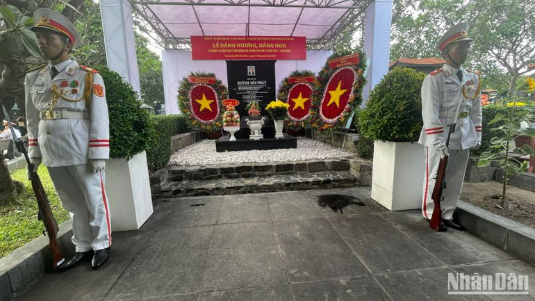 Khu mộ đồng chí Huỳnh Tấn Phát tại Nghĩa trang Thành phố Hồ Chí Minh.