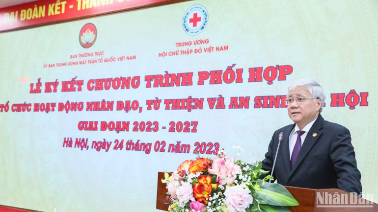 Chủ tịch Ủy ban Trung ương Mặt trận Tổ quốc Việt Nam Đỗ Văn Chiến phát biểu.