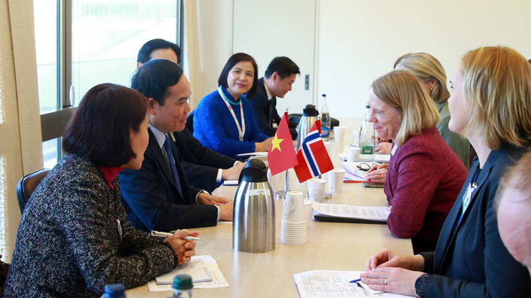 Phó Thủ tướng Trần Lưu Quang tiếp Bộ trưởng Ngoại giao Na Uy Anniken Huitfeld. (Ảnh: baochinhphu.vn)