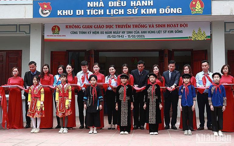 Ban Tổ chức khánh thành công trình “Không gian giáo dục truyền thống và sinh hoạt Đội” trong khuôn khổ Chương trình.