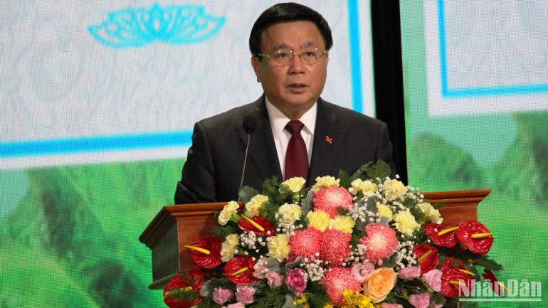 Đồng chí Nguyễn Xuân Thắng phát biểu tại hội thảo.