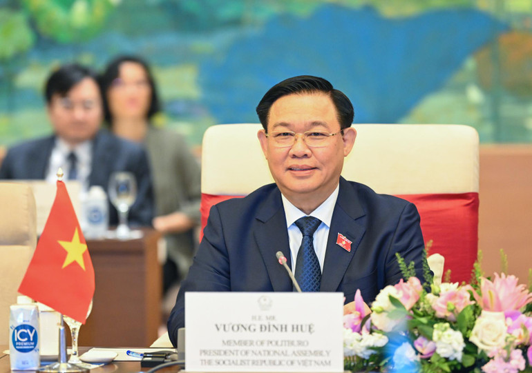 Chủ tịch Quốc hội Vương Đình Huệ phát biểu tại buổi tiếp. (Ảnh: Duy Linh) Chủ tịch Quốc hội Vương Đình Huệ phát biểu tại buổi tiếp. (Ảnh: Duy Linh)