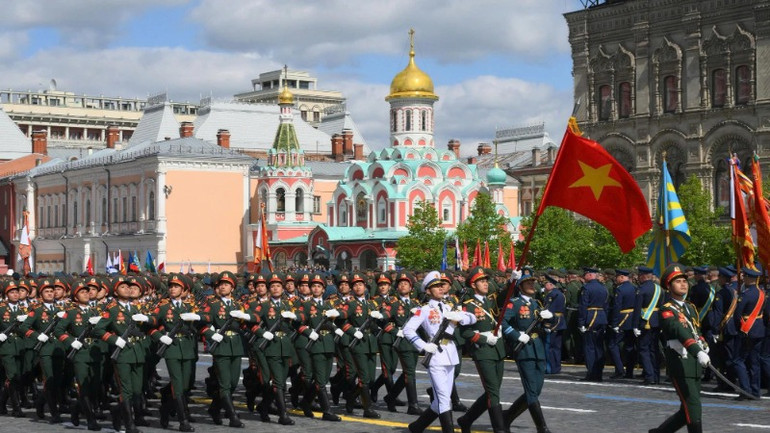 Đoàn Quân đội nhân dân Việt Nam tham gia duyệt binh trên Quảng trường Đỏ.