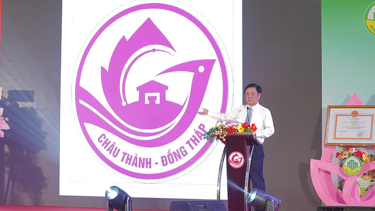 Bộ trưởng Nông nghiệp và Phát triển nông thôn Lê Minh Hoan phát biểu tại lễ công bố. (Ảnh: HỮU NGHĨA)