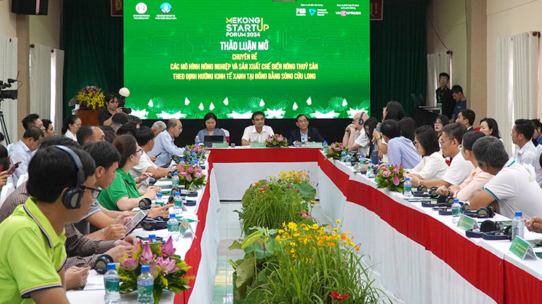 Nhiều đại biểu đánh giá cao buổi tọa đàm. (Ảnh: HỮU NGHĨA)