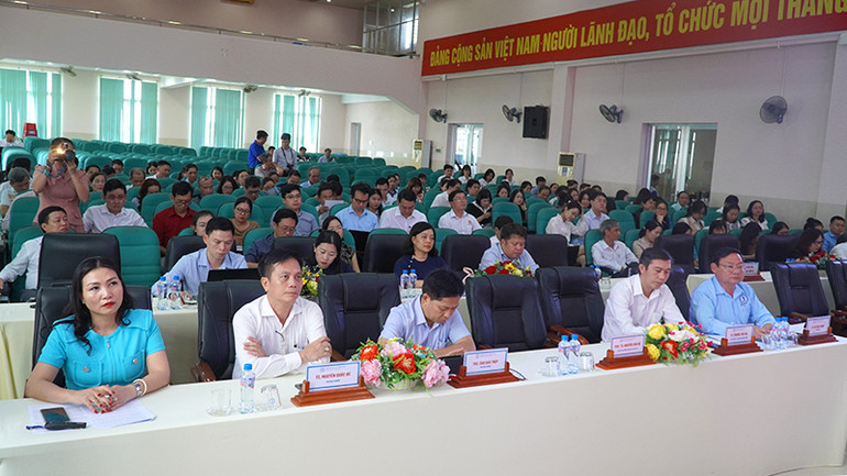 Đại biểu tham dự buổi tập huấn.