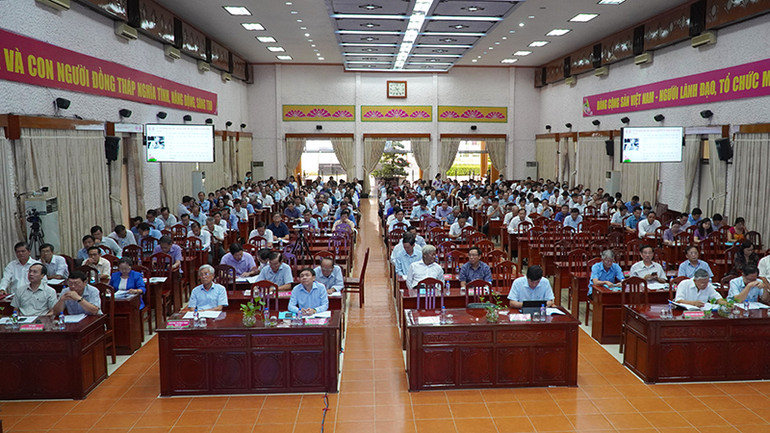 Các đại biểu tham dự hội nghị. Ảnh: HỮU NGHĨA