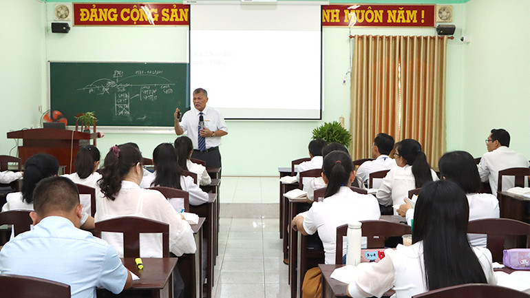 Hoạt động giảng dạy tại Trường Chính trị tỉnh Đồng Tháp.