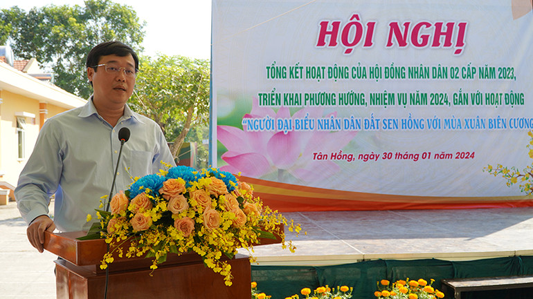 Bí thư Tỉnh ủy Đồng Tháp Lê Quốc Phong phát biểu tại hội nghị.