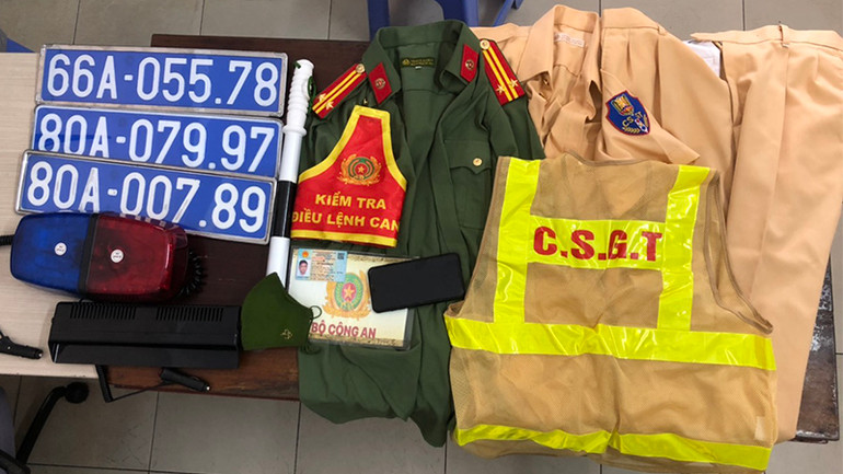 Tang vật được đối tượng Nguyễn Lê Ngọc Thi mua trên mạng internet.