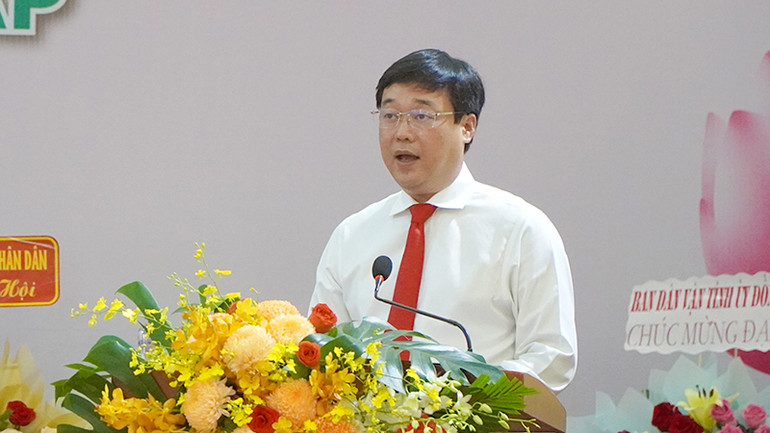 Ủy viên Trung ương Đảng, Bí thư Tỉnh ủy Đồng Tháp Lê Quốc Phong phát biểu tại đại hội. (Ảnh: HỮU NGHĨA)