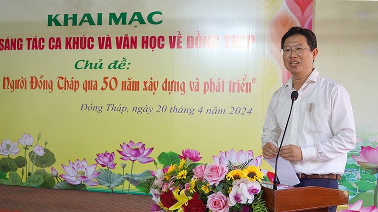 Phó Chủ tịch Ủy ban nhân dân tỉnh Đồng Tháp Huỳnh Minh Tuấn phát biểu khai mạc. (Ảnh: HỮU NGHĨA) Phó Chủ tịch Ủy ban nhân dân tỉnh Đồng Tháp Huỳnh Minh Tuấn phát biểu khai mạc. (Ảnh: HỮU NGHĨA)