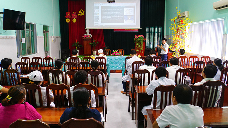 Bệnh viện Thống Nhất sinh hoạt chuyên đề cho đội ngũ y, bác sĩ Bệnh viện Đa khoa khu vực Tháp Mười.