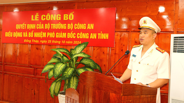 Đại tá Hà Văn Bắc, Phó Giám đốc Công an tỉnh Đồng Tháp phát biểu tại buổi lễ nhận nhiệm vụ. (Ảnh: Công an cung cấp)