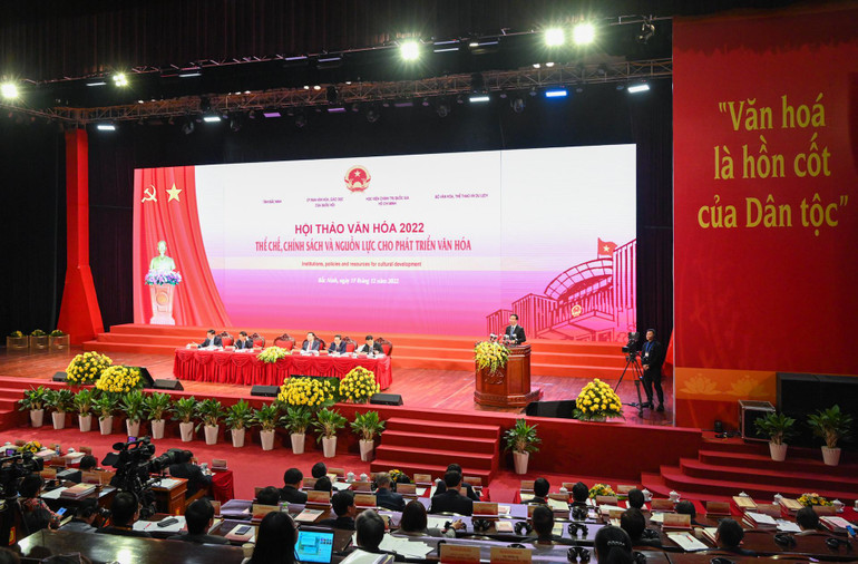 Phát biểu chỉ đạo Hội thảo, Thường trực Ban Bí thư Võ Văn Thưởng nêu rõ, với chủ đề về thể chế, chính sách và nguồn lực phát triển văn hóa, Hội thảo này là hoạt động thiết thực triển khai thực hiện Nghị quyết Đại hội Đảng lần thứ XIII, chỉ đạo của Tổng Bí thư Nguyễn Phú Trọng tại Hội nghị Văn hóa toàn quốc năm 2021. Phát biểu chỉ đạo Hội thảo, Thường trực Ban Bí thư Võ Văn Thưởng nêu rõ, với chủ đề về thể chế, chính sách và nguồn lực phát triển văn hóa, Hội thảo này là hoạt động thiết thực triển khai thực hiện Nghị quyết Đại hội Đảng lần thứ XIII, chỉ đạo của Tổng Bí thư Nguyễn Phú Trọng tại Hội nghị Văn hóa toàn quốc năm 2021.