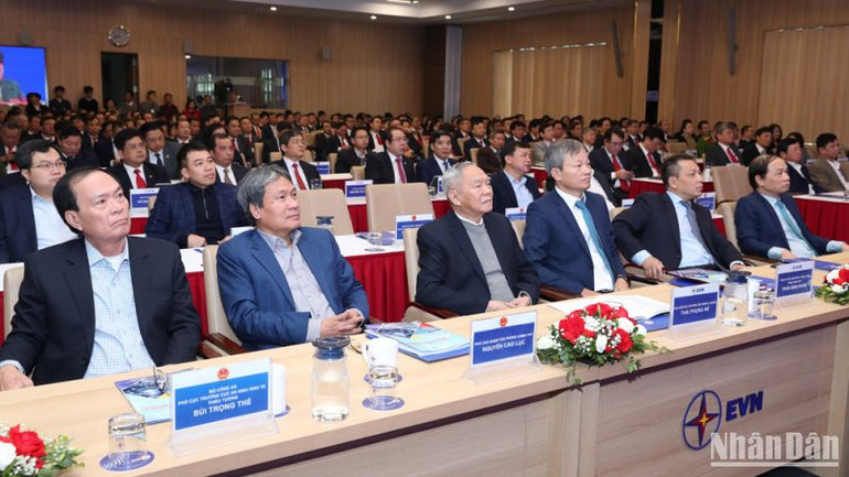 Các đại biểu tham dự hội nghị.